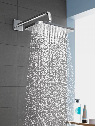 croma-e_overhead-shower_spray-type-airpower_ambience_3x4