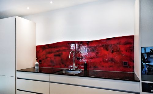 küchenrückwand rot schwarz